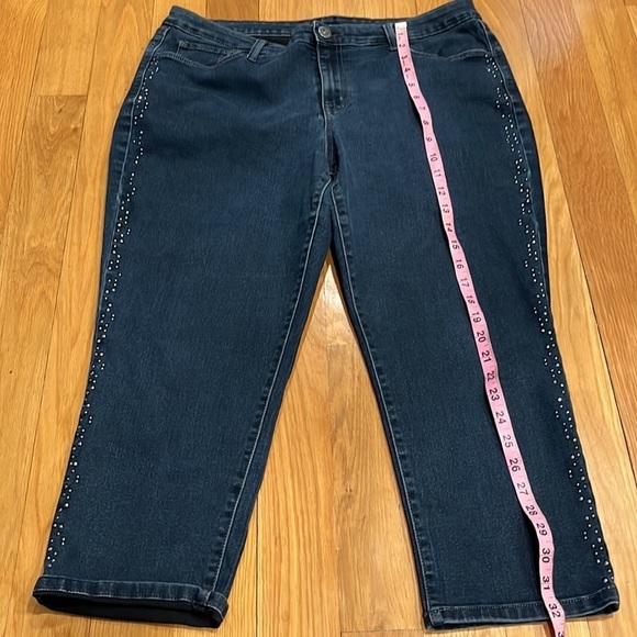 Style & co. Denim Capri size 16. - Picture 6 of 10